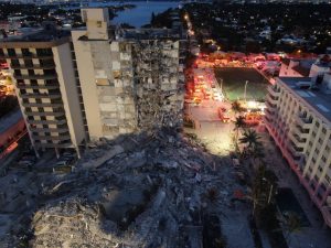 Surfside_condominium_collapse_photo_from_Miami-Dade_Fire_Rescue_1-300x225